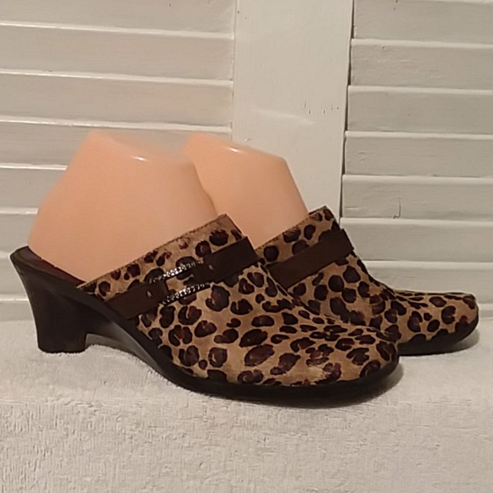 Harold's Leopard Fur Heels